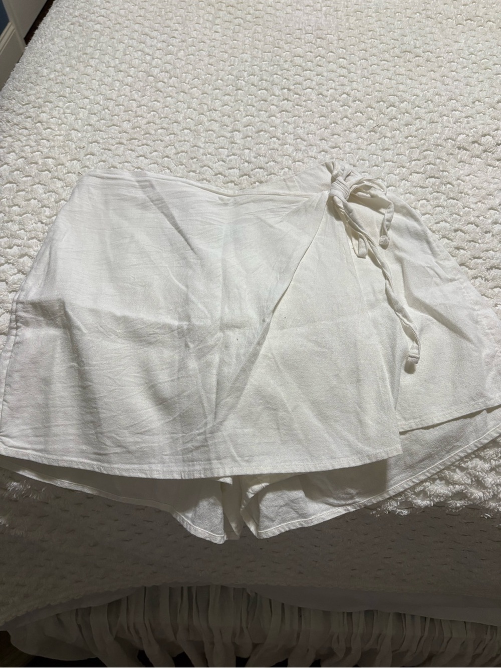 Old Navy White Wrap Tie Skort